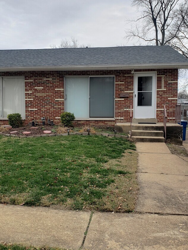 3212 Edgar Ave Unit 3212, Maplewood, MO 63143 Apartments in Maplewood