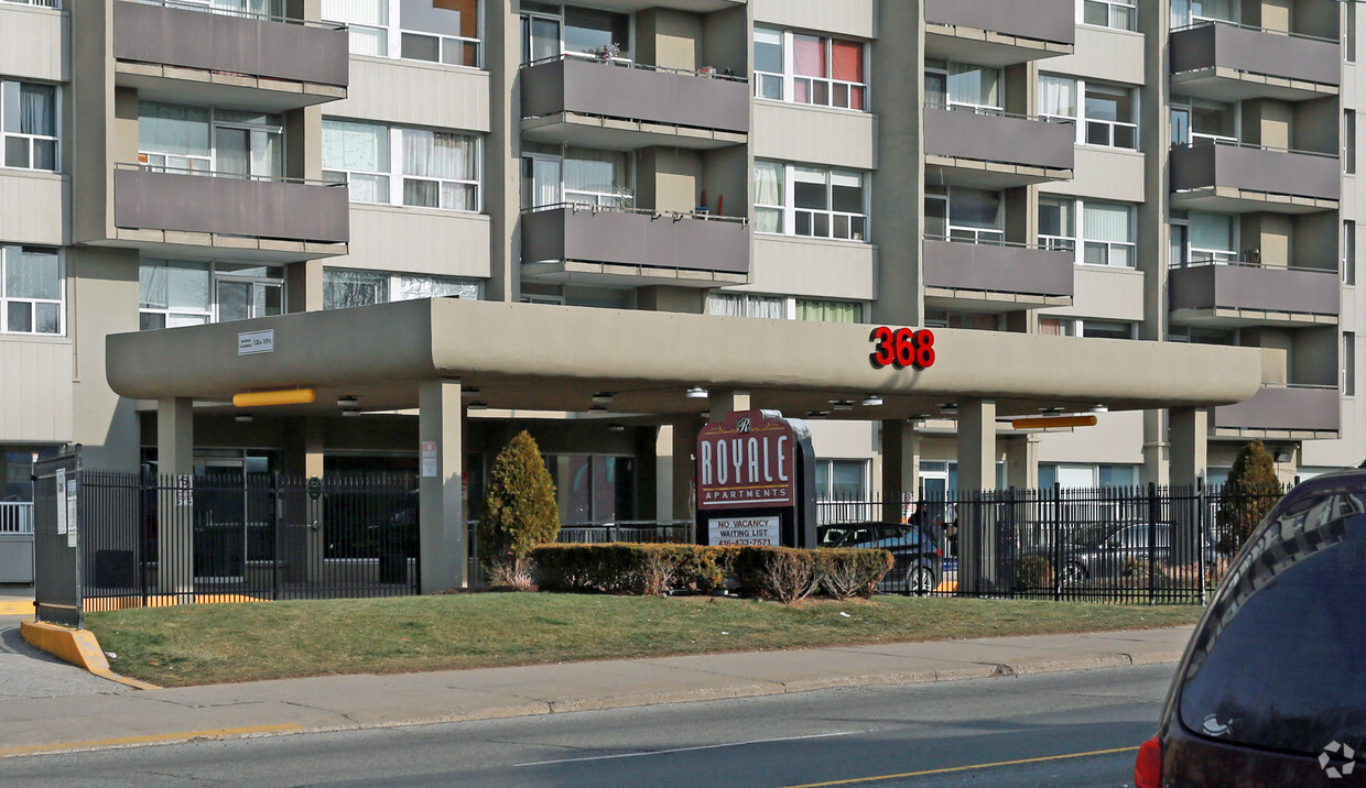 Building Photo - Royale Apartments