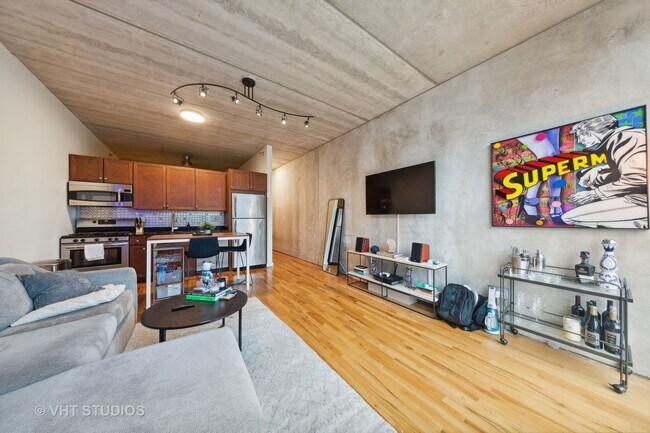 Foto del edificio - 630 N Franklin St