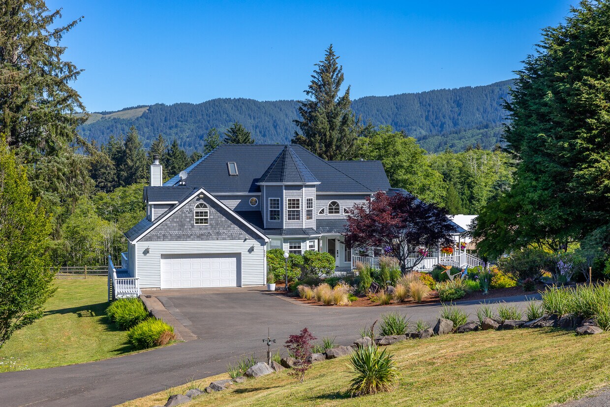 Foto principal - 6905 NE Highland Rd