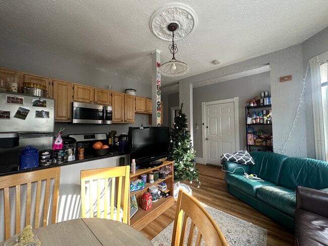 Foto del edificio - 93 Hillside St