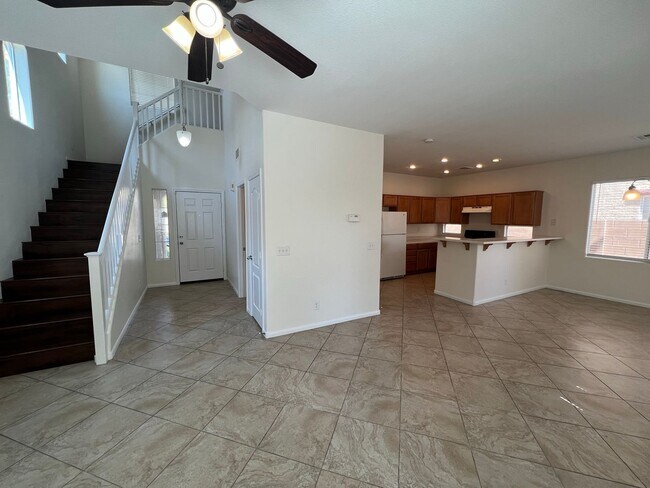 Foto del edificio - SPACIOUS, NEWER 3 BEDROOM HOME IN SOUTHWEST