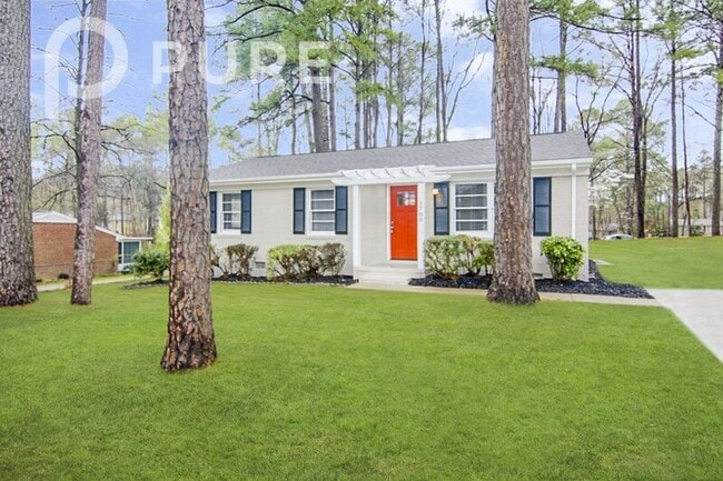 Foto del edificio - 1700 Woodland Rd