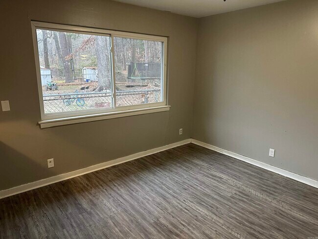 Foto del edificio - 6432 Tulip Rd