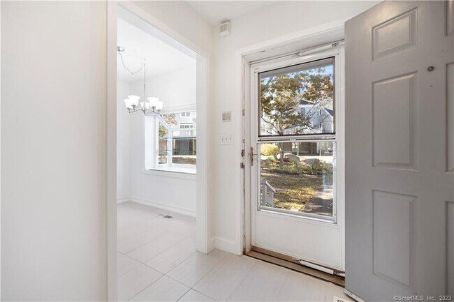 Building Photo - 233 Mansfield Grove Rd