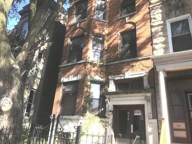 Foto principal - 910 W Addison St