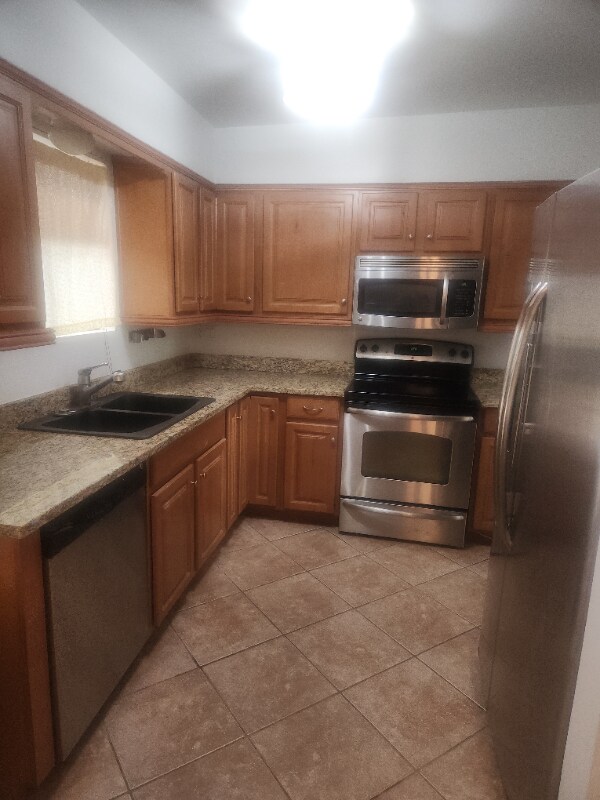 Foto del edificio - 10 E Brown Dr