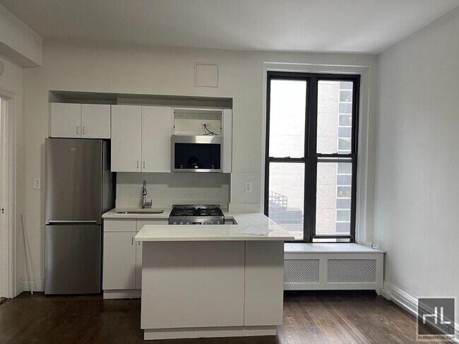 Building Photo - EAST 46 STREET