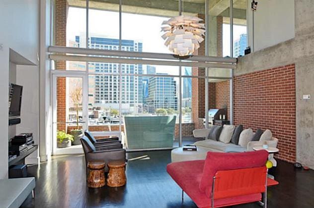 Building Photo - 2011 Cedar Springs Rd