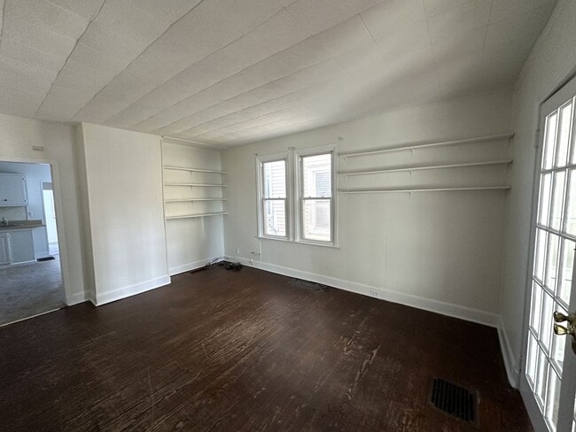 Building Photo - 210 Norway Ave