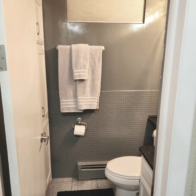 Foto del edificio - 8610 W 68th Pl