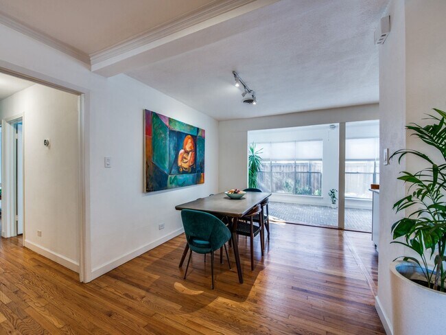 Foto del edificio - 3 Bedroom in Alamo Height ISD