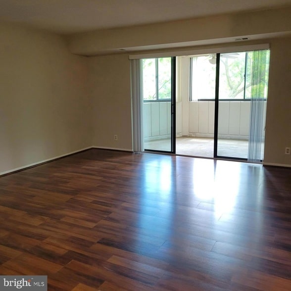 Building Photo - 5901 Mt Eagle Dr