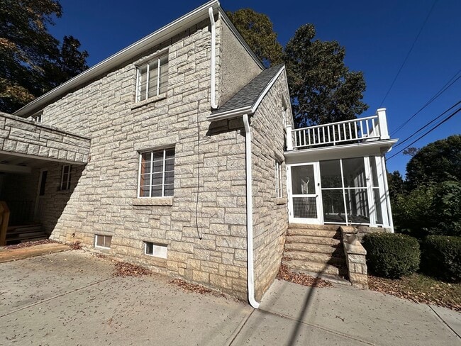 Building Photo - W. Burlington