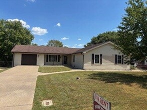 Building Photo - 307 Buckingham Pl