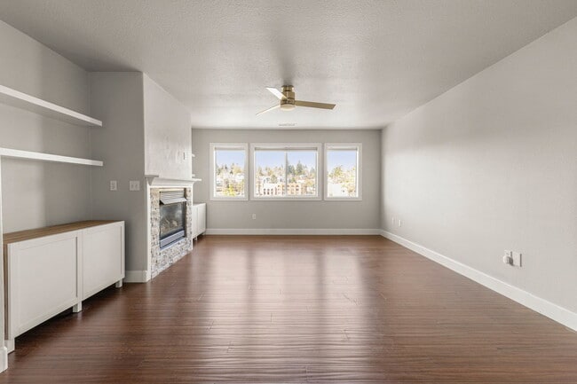 Building Photo - 9746 SW 34th Pl