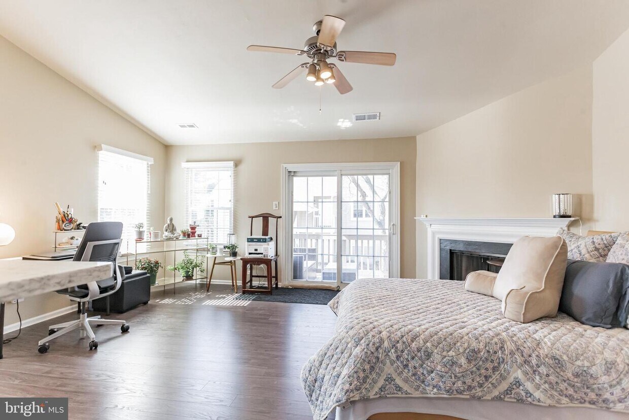 26022 Beacon Hill Dr, Southampton, PA 18966 Apartment for Rent in