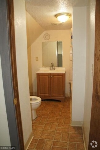 Building Photo - 879 Galtier St