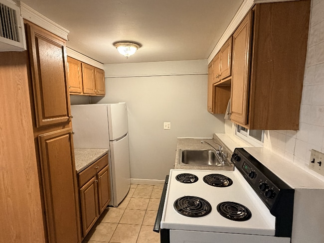 Building Photo - 349 Old Hauppauge Rd