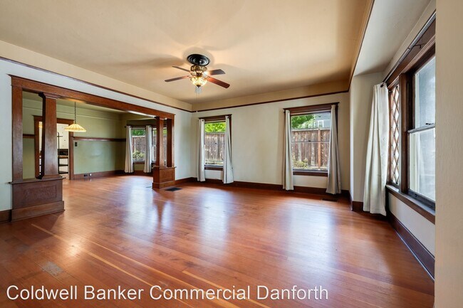 Foto del edificio - 4 br, 3 bath House - 3102 8th St