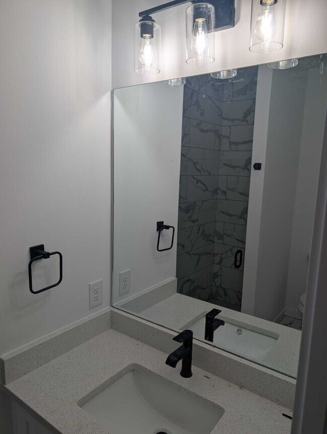 Foto del edificio - 9251 Agate St