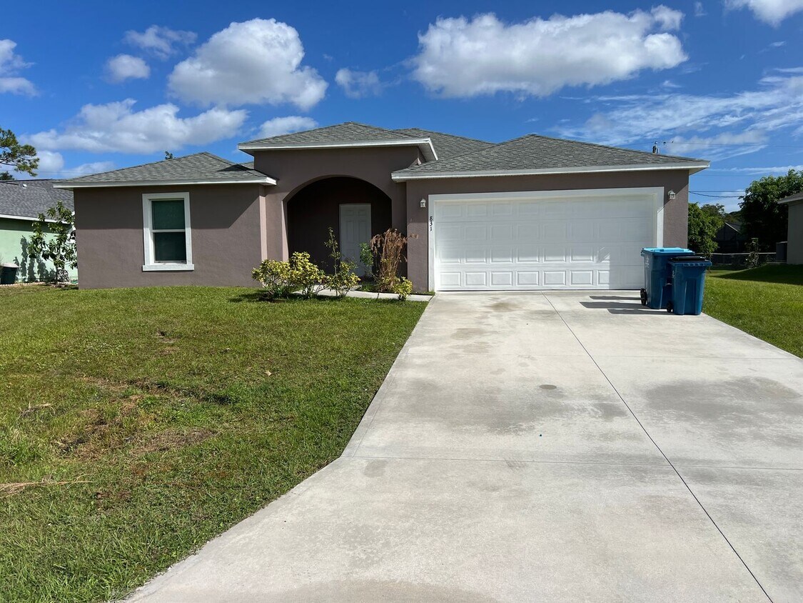 Primary Photo - GORGEOUS 4 Bedroom/ 2 Bathroom in Palm Bay!!