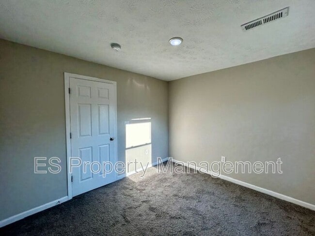 Foto del edificio - 1418 W 27th St