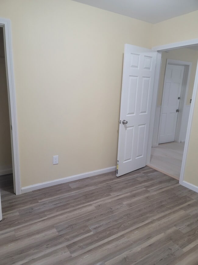 Building Photo - 357 Poplar St