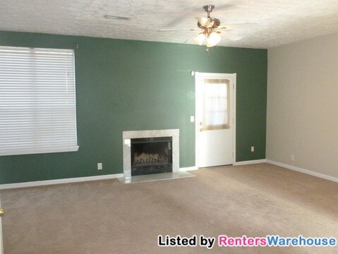 Fotografía del edificio - 410 Leisure Ln