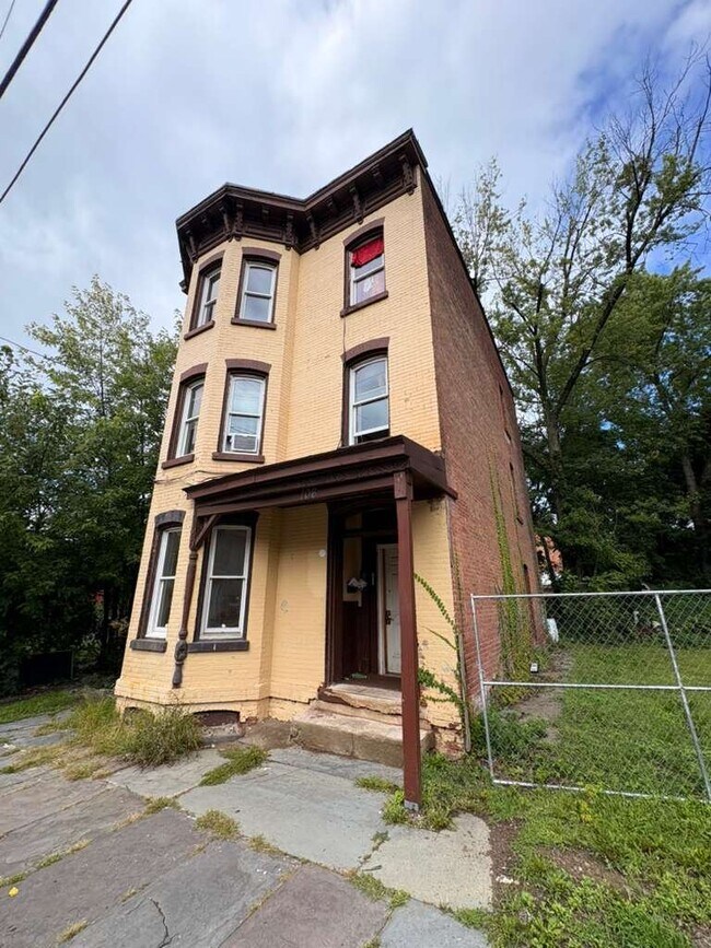 Foto del edificio - 106 Washington St
