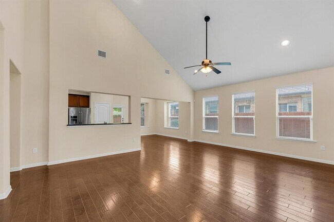 Building Photo - 16421 Pallazo Dr