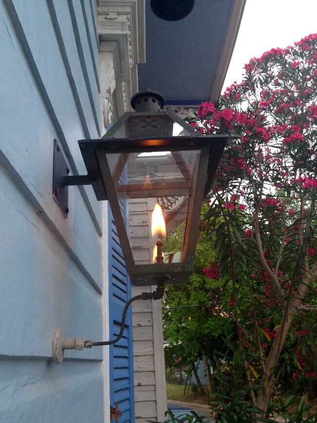 Foto del edificio - 2709 Decatur St