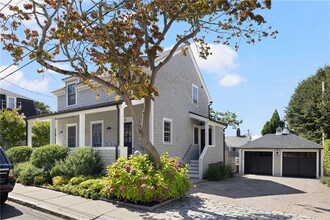 Building Photo - 9 Anthony St