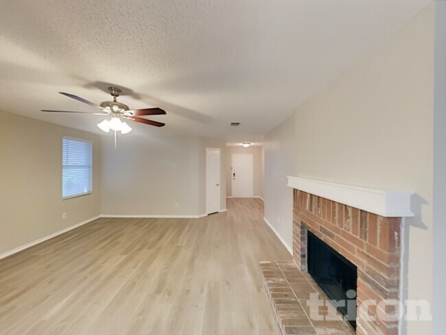 Building Photo - 1728 Rialto Way