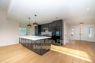 Building Photo - 9997 Javelin Way