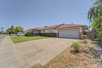 Building Photo - 1450 Peach Tree Ln