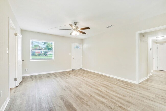 Building Photo - 5112 Huxley Rd