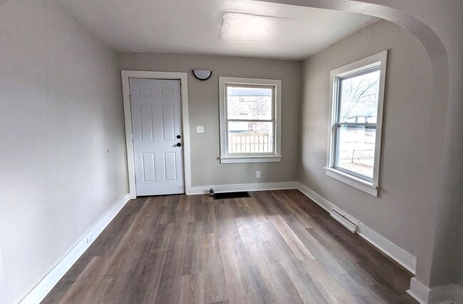 Foto del edificio - 2513 Howden St