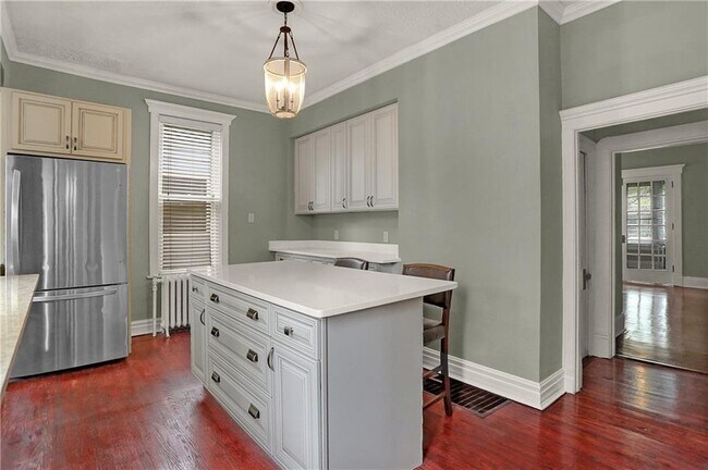 Building Photo - 591 Woodruff Place Middle Dr