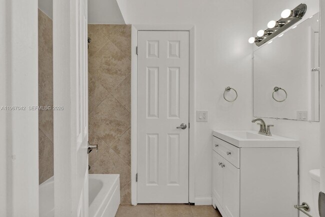 Foto del edificio - 8621 SW 5th St