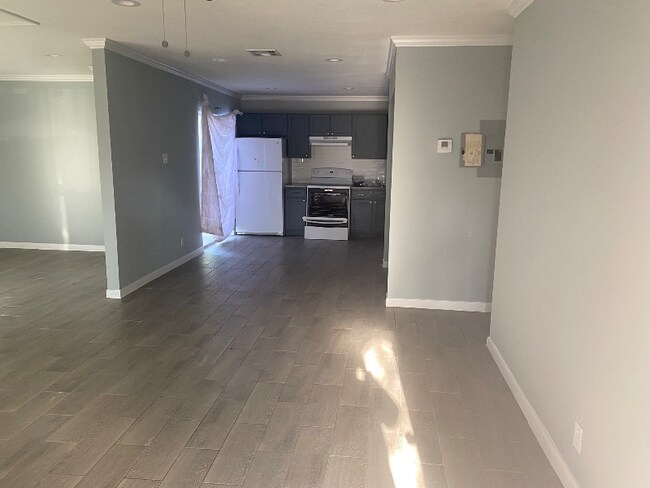 Foto del edificio - 4334 Hickory Hill Dr