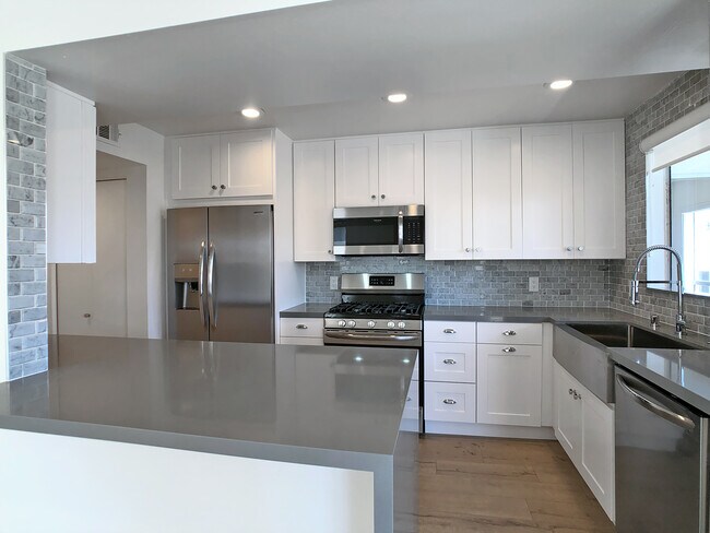 Foto del edificio - 1818 Camden Ave