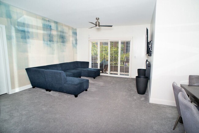 Foto del edificio - 9610 Zelzah Ave