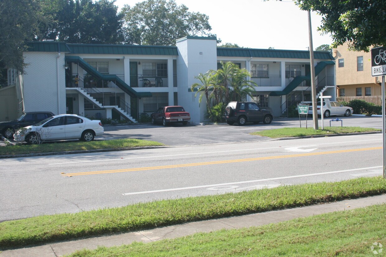Building Photo - 300 34th Ave N