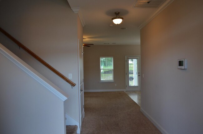 Building Photo - 1342 York Dr