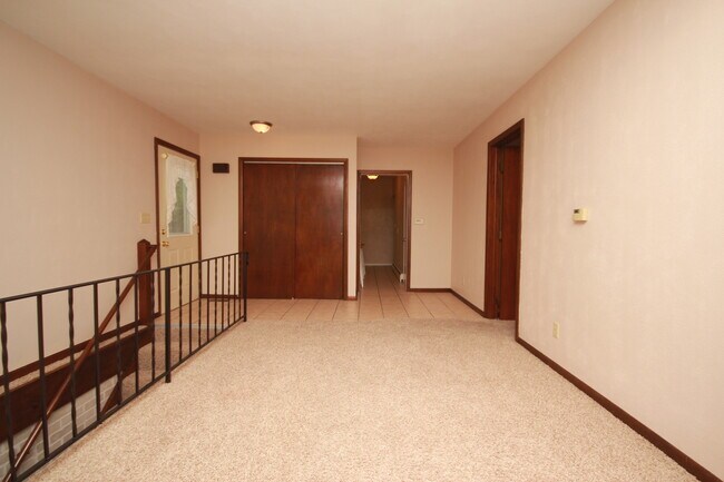 Foto del edificio - Updated home on 1 acre lot