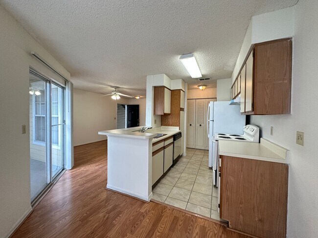 Building Photo - MOVE IN READY!!!! 1 BEDROOM 1 BATHROOM AVA...