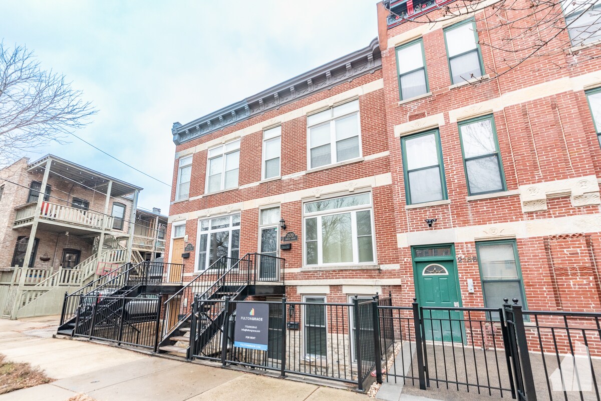 Primary Photo - 2170 W Bowler St