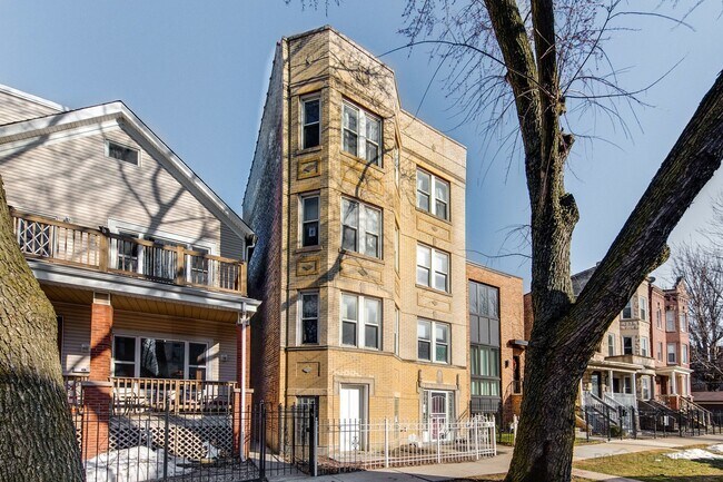 Building Photo - 1631 N Richmond St