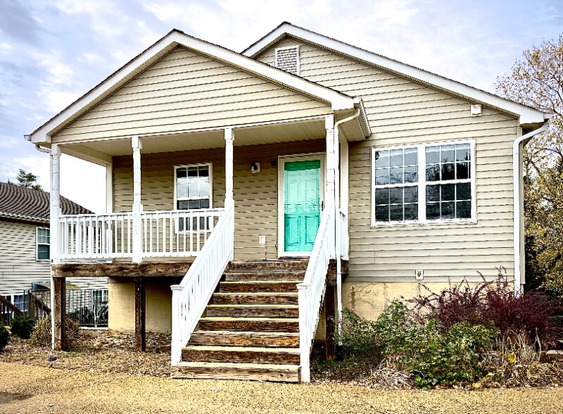 Foto principal - 1419 Burgess Ln